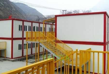 Trung Quốc Tùy chỉnh màu Container Modular Nhà ở kết nối dọc với Sandwich Wallboard nhà cung cấp